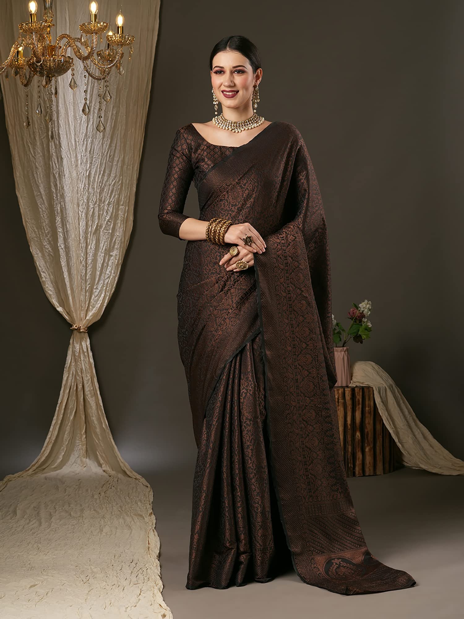 AKHILAM Women's Woven Design Zari Work Banarasi SIlk Saree With Unstitched Blouse Piece (Black_SOHNA2004) - Image 4
