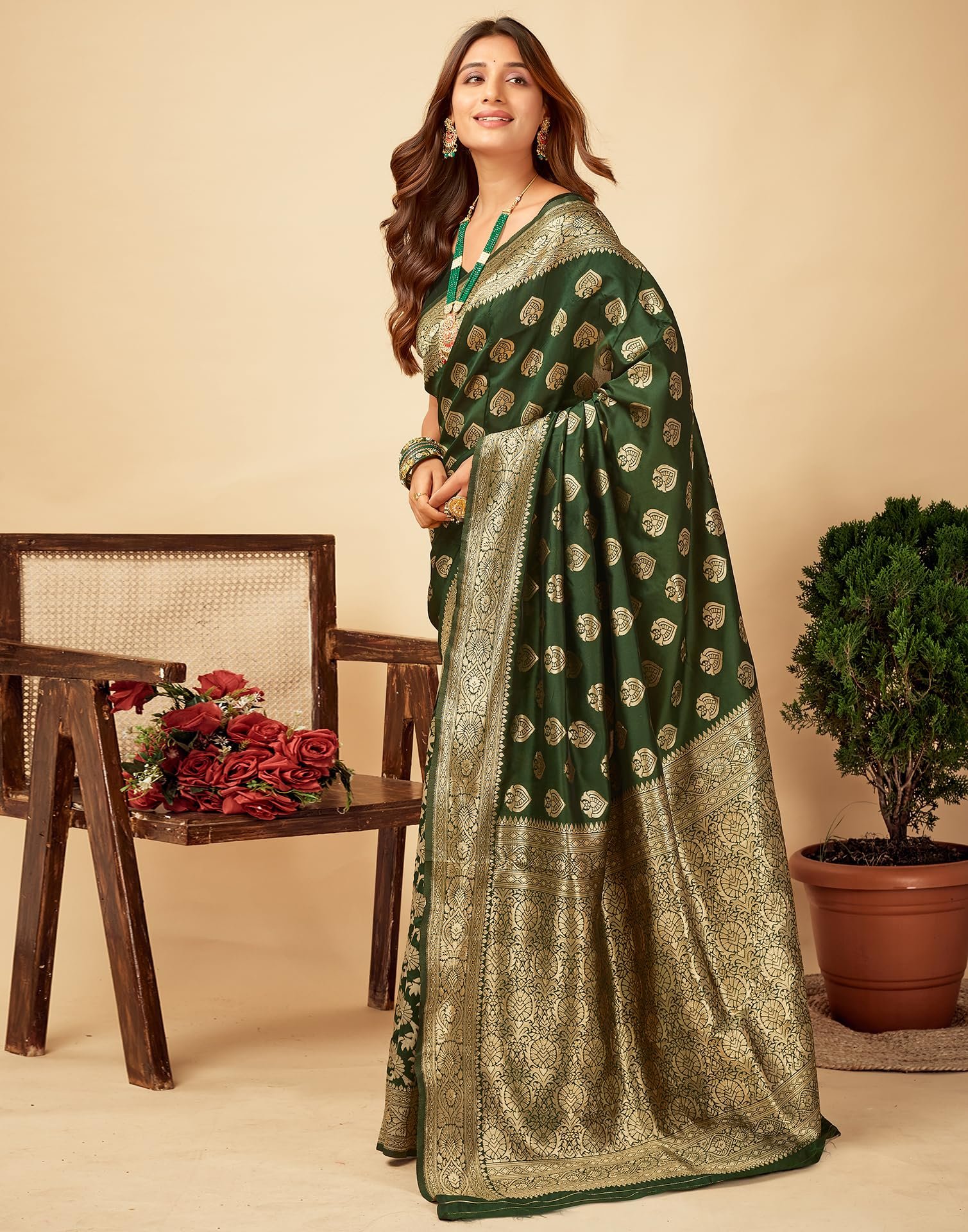 SIRIL Women's Silk Blend Dyed & Jacquard Saree with Unstitched Blouse Piece (3826S579_Dark Green) - Image 6