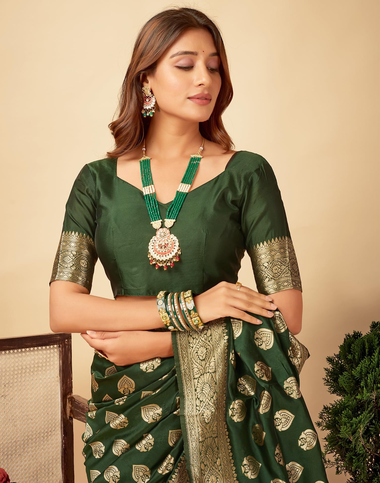 SIRIL Women's Silk Blend Dyed & Jacquard Saree with Unstitched Blouse Piece (3826S579_Dark Green) - Image 2
