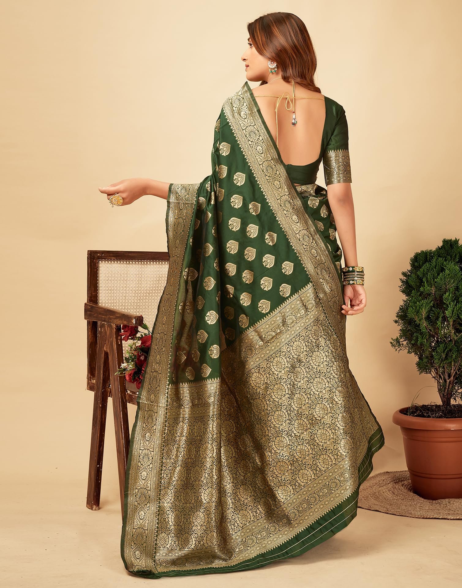 SIRIL Women's Silk Blend Dyed & Jacquard Saree with Unstitched Blouse Piece (3826S579_Dark Green) - Image 5