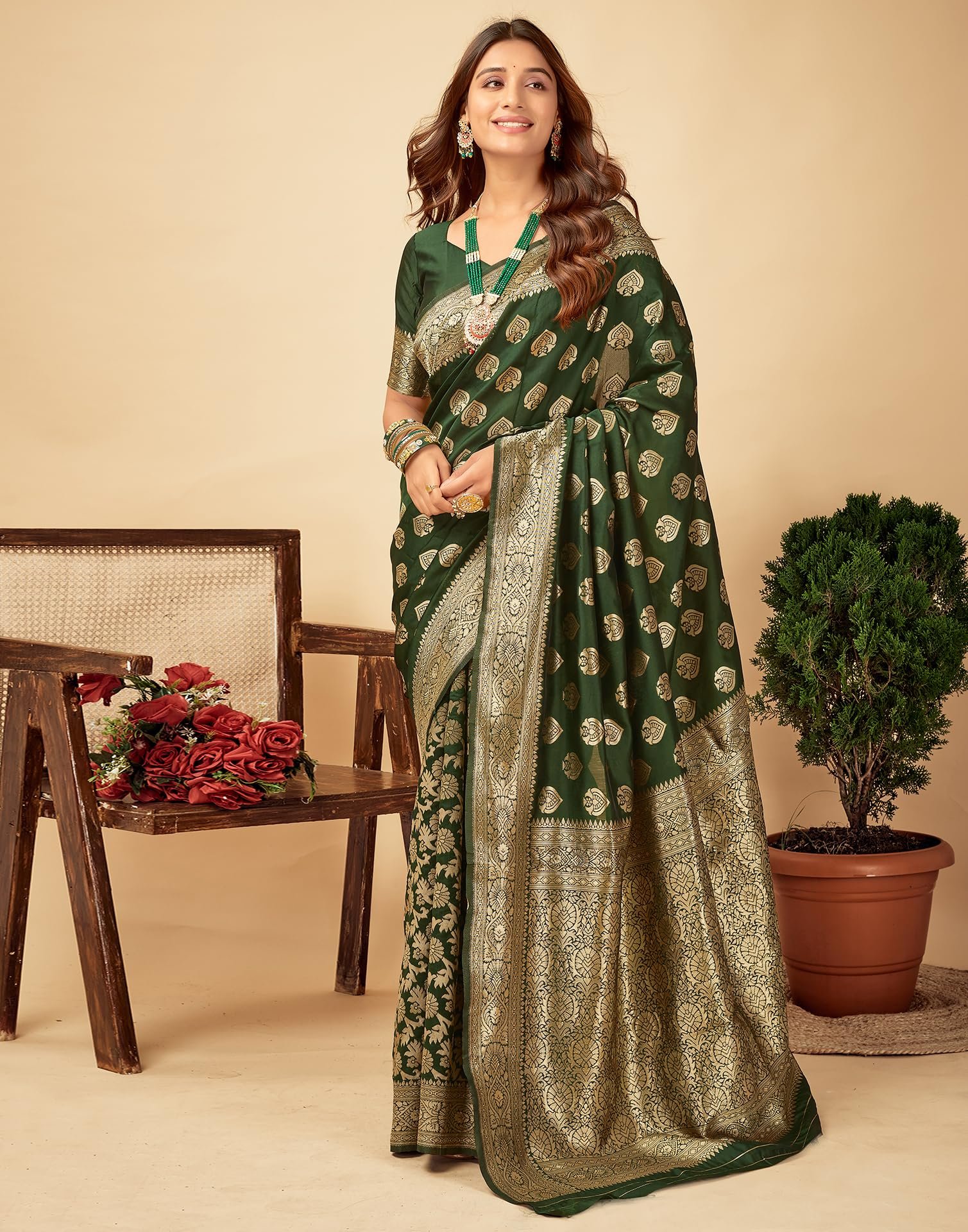 SIRIL Women's Silk Blend Dyed & Jacquard Saree with Unstitched Blouse Piece (3826S579_Dark Green) - Image 7