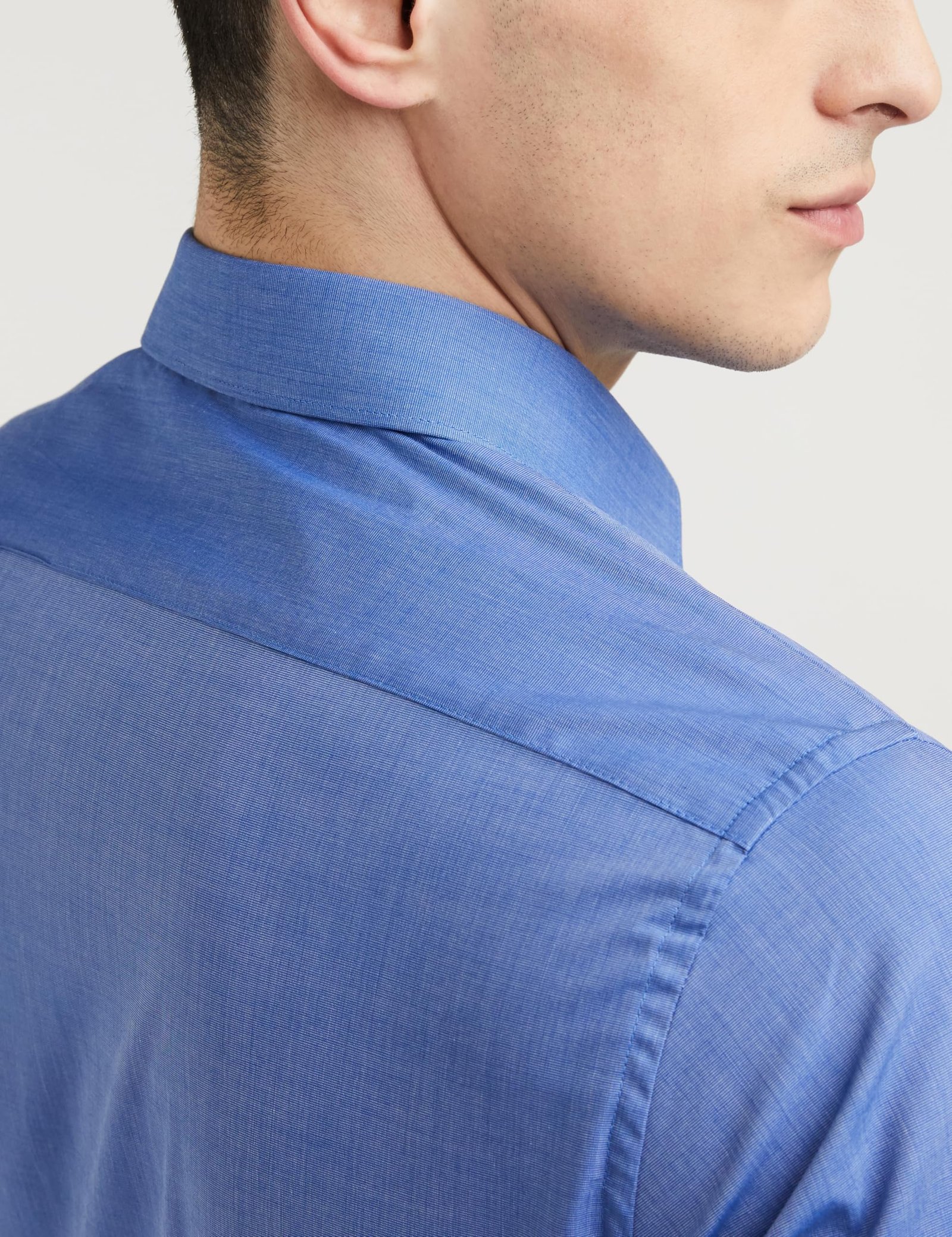 Van Heusen Cotton Men's Solid Slim Fit Formal Shirt (Vhsfrslbn06814_Medium Blue 42) - Image 2