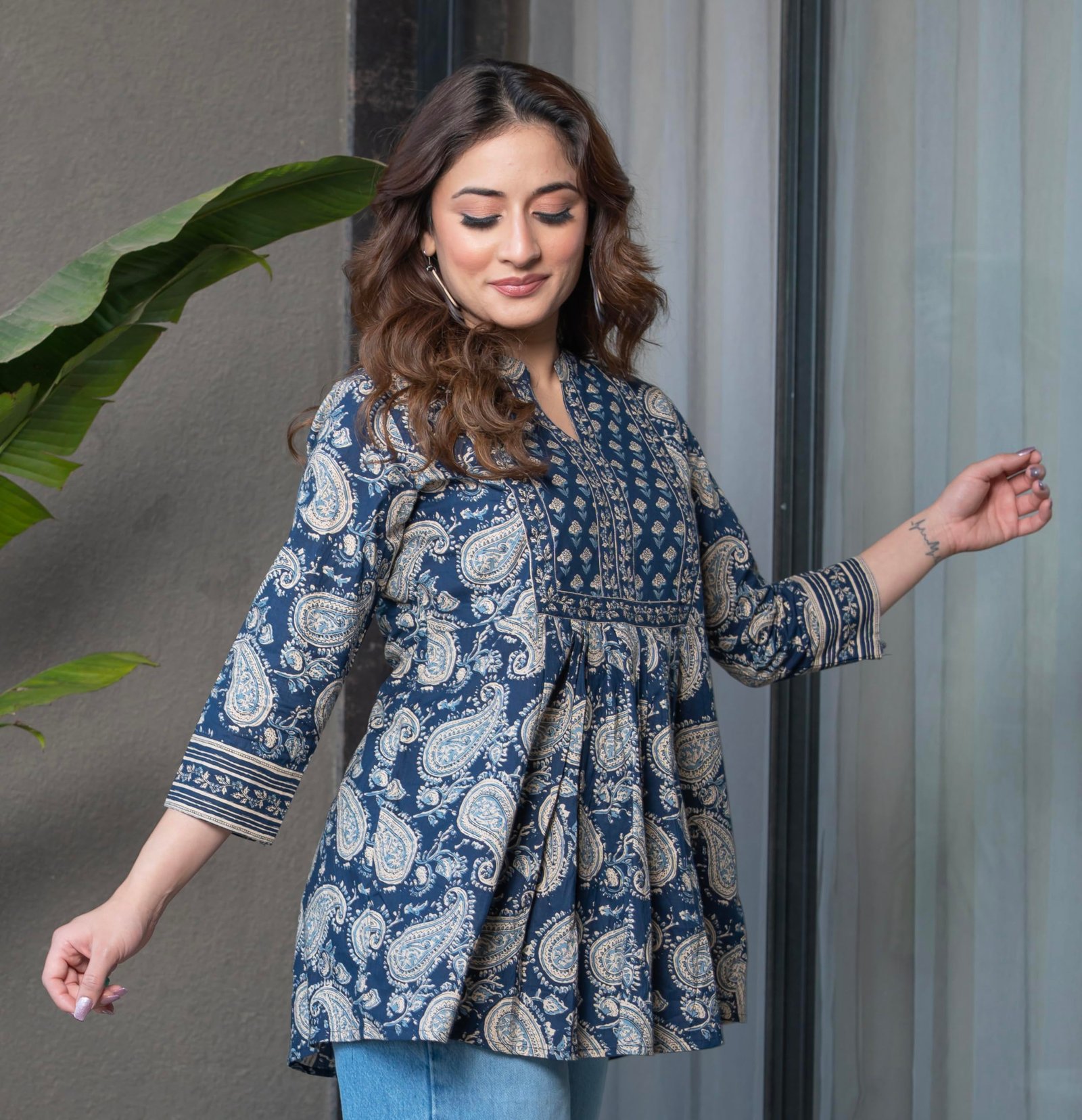 Arayna Women's Pure Cotton Paisley Printed Tunic Top – Comfortable Everyday Wear - Midnight Blue, X-Large - Image 5