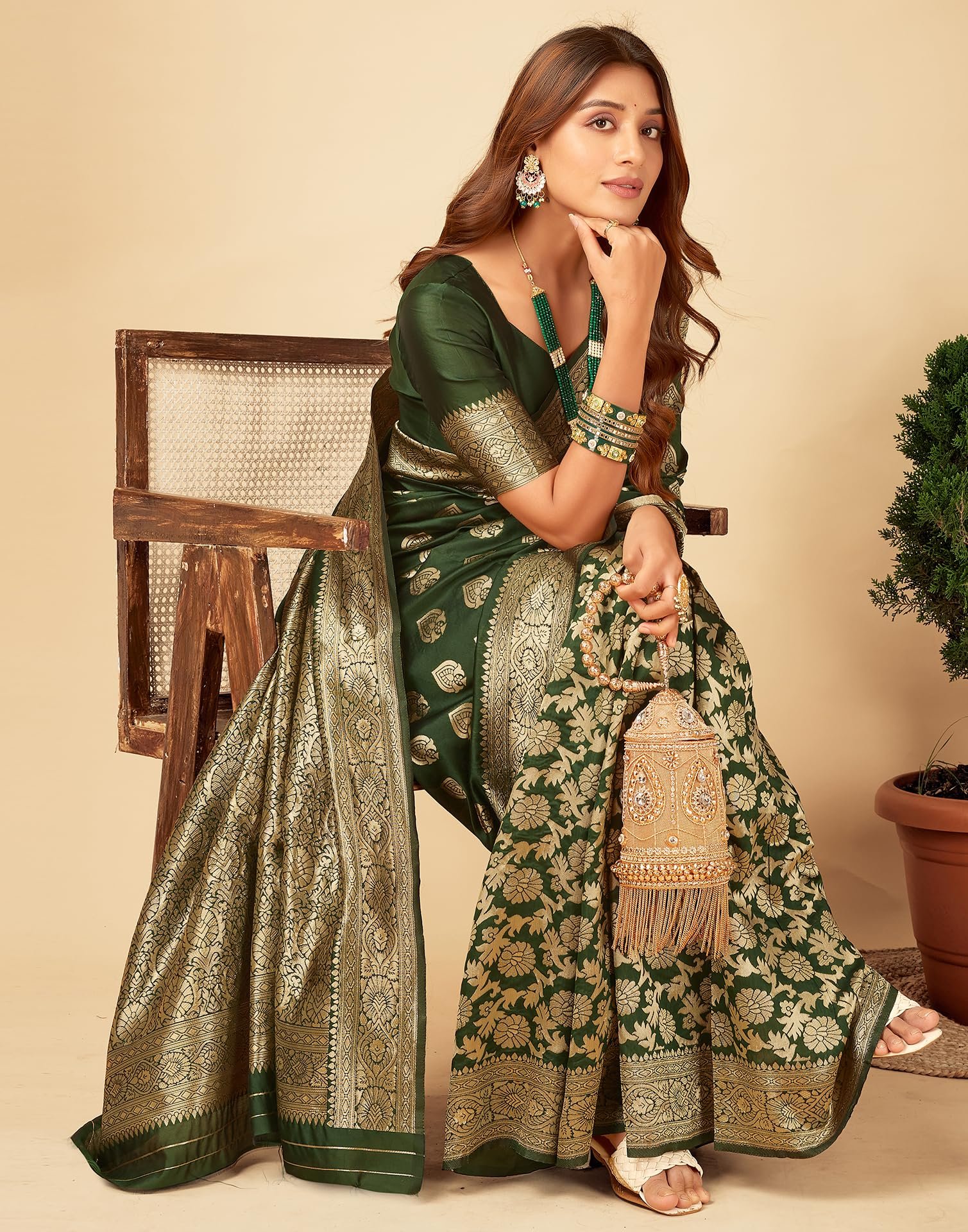 SIRIL Women's Silk Blend Dyed & Jacquard Saree with Unstitched Blouse Piece (3826S579_Dark Green) - Image 4